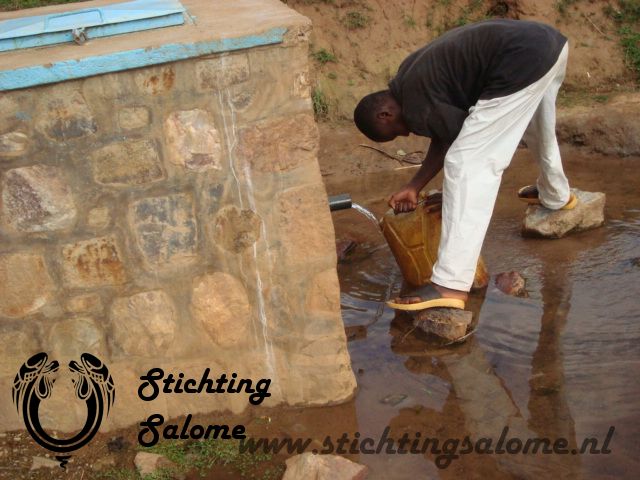 Klik hier voor de foto's van Butare waterproject